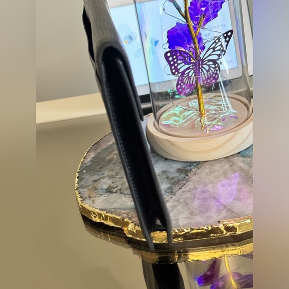 LOUIS VUITTON Epi Montaigne Clutch - Picture 5 of 10